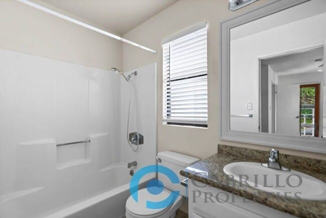 Building Photo - 629 Bonair Way