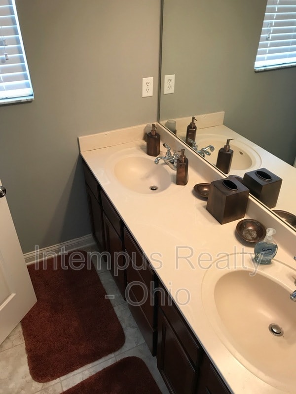 Building Photo - 5081 Dinard Way