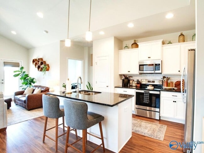 Primary Photo - 12900 Tallulah Dr