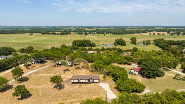 Building Photo - Spacious Mobile Home