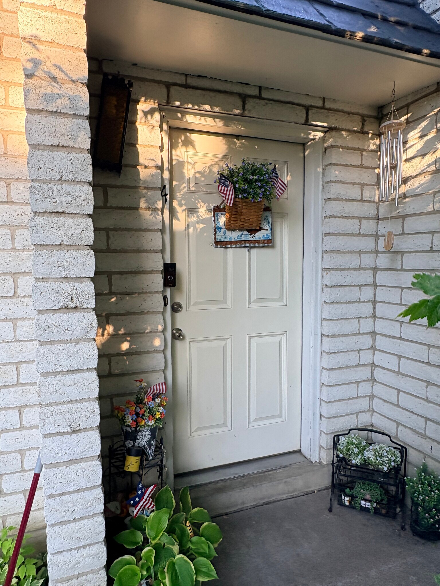 Entry - 375 W 550 N