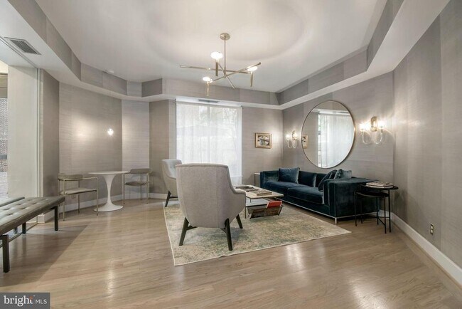Building Photo - 1077 30th St NW