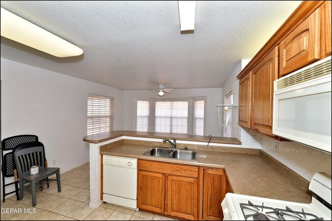 Building Photo - 14101 Koshare Ct