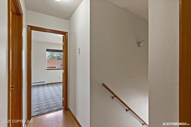 Building Photo - 437 E 14th Ave