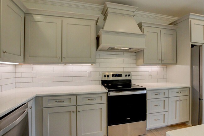 Building Photo - Custom Build in Sango.  Wow Factor