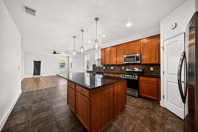 Building Photo - 7915 Cenote Dr
