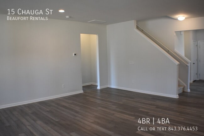 Building Photo - 15 Chauga St