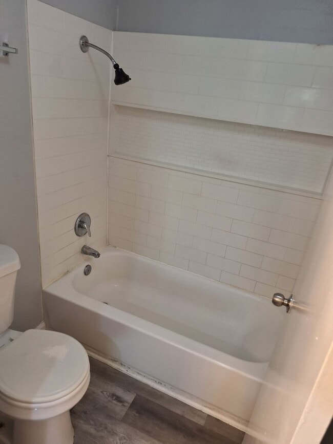 Building Photo - Move in Special ** $500 of the 1st month's...