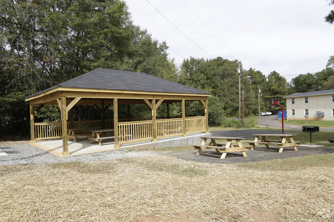 Picnic Area - Chandler Oaks