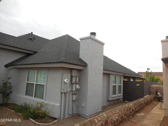 Building Photo - 356 Jardin Bello Ave