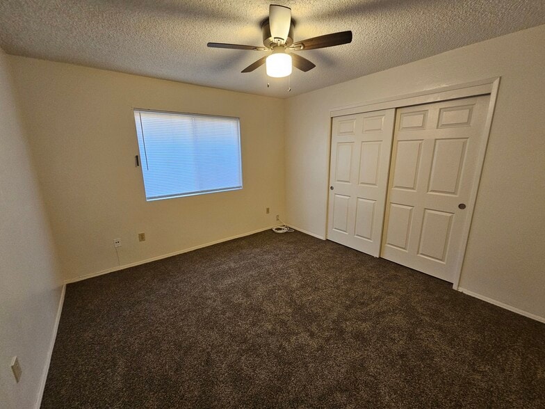 Building Photo - 221 Lincoln Ave