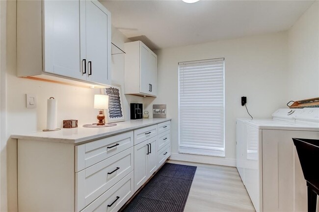 Building Photo - 2652 Concorde Ct