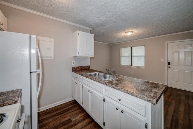 Building Photo - 341 W Griffin St