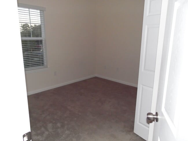 Building Photo - Very nice 3/2 at Southside and JTB