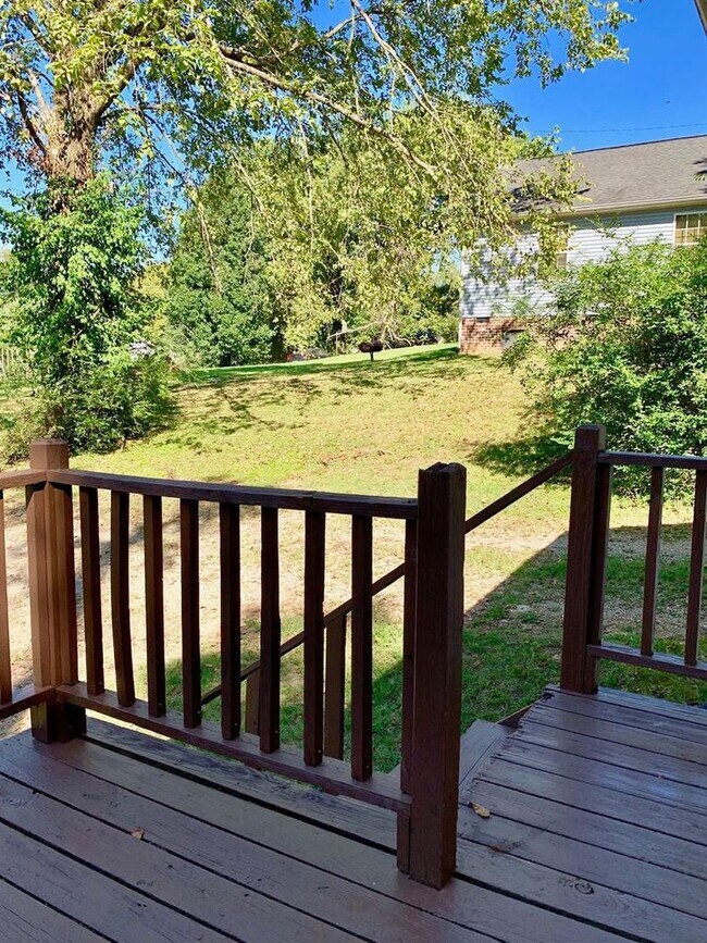 Building Photo - Pet-Friendly 2-Bedroom Home with Deck