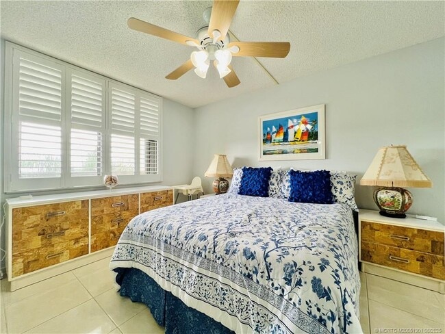 Building Photo - 9500 S Ocean Dr
