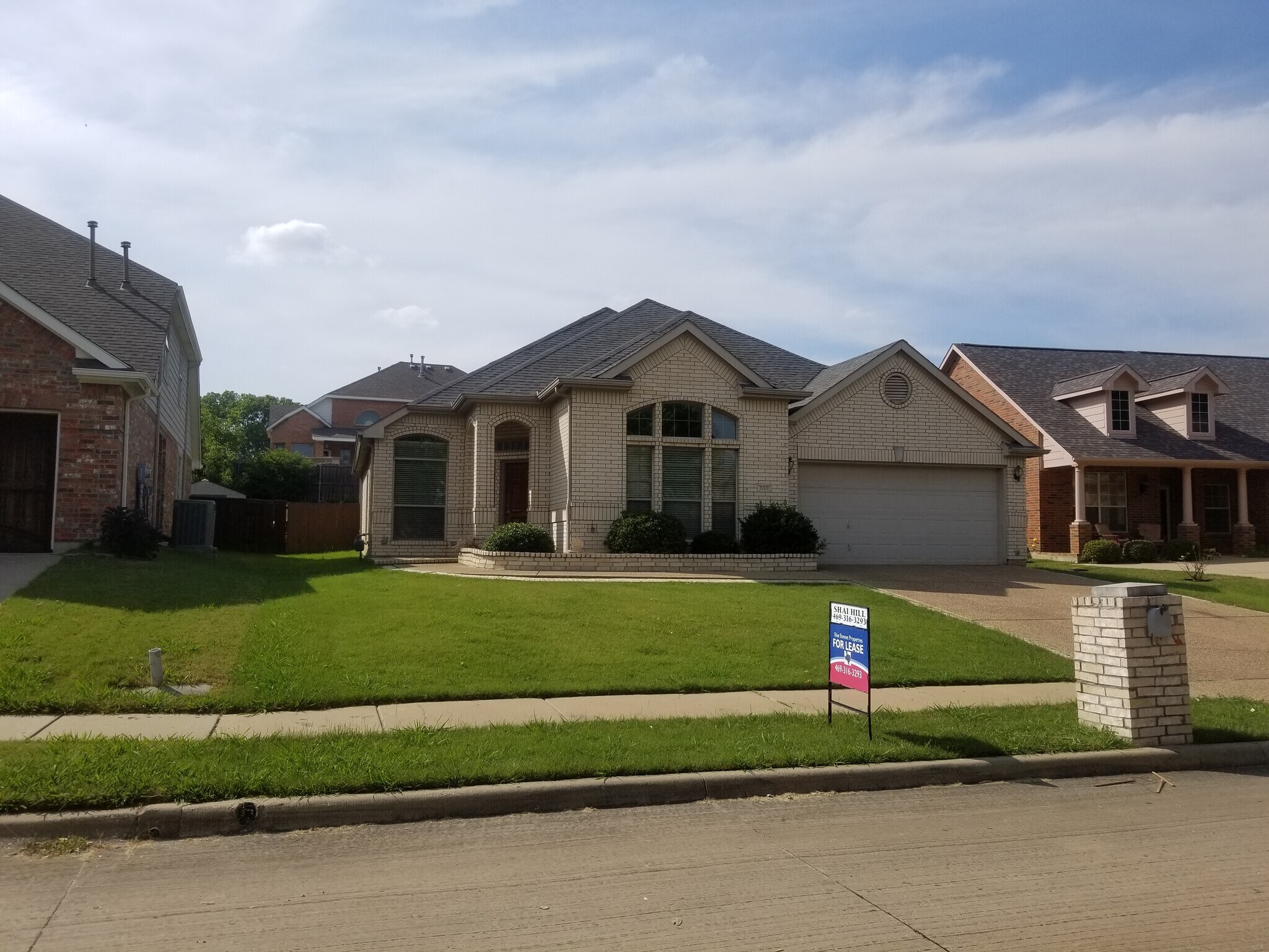 Building Photo - 552 Palomino Way