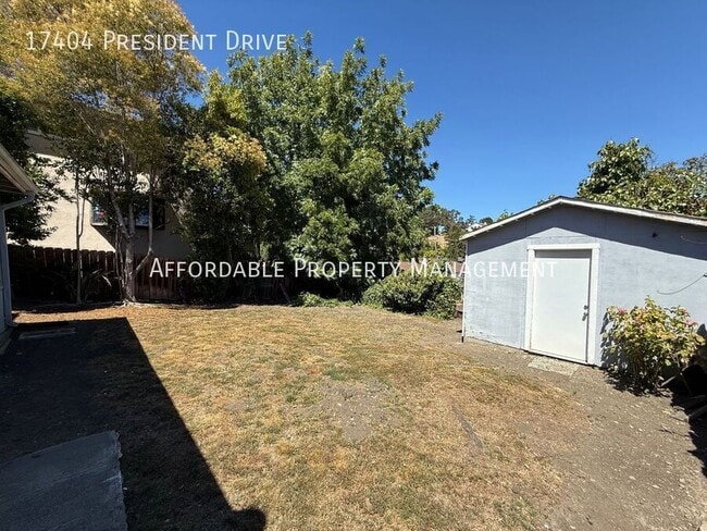 Building Photo - 17404 President Dr