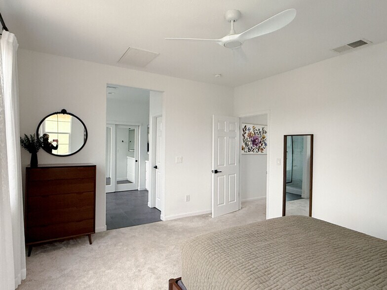 Building Photo - 640 Granite Ln