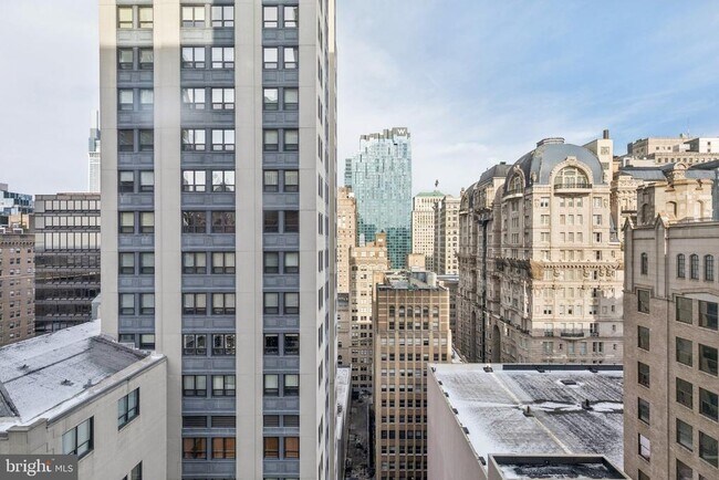 Building Photo - 1420 Locust St