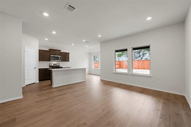 Building Photo - 2324 Burleson Rd