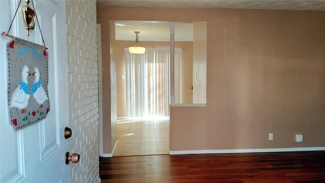 Building Photo - 1920 Americana Way