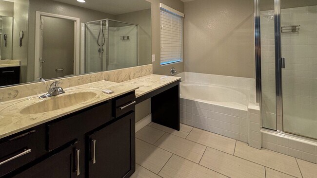 Building Photo - 4-bed, 2.5 bath, 2,498 sq ft home in Mount...