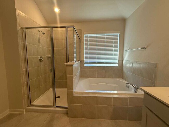 Building Photo - 11507 Cottage Pt