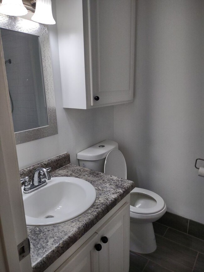 Building Photo - 2814 Teasley Dr