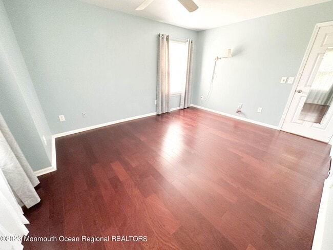 Building Photo - 2 Basset Ct