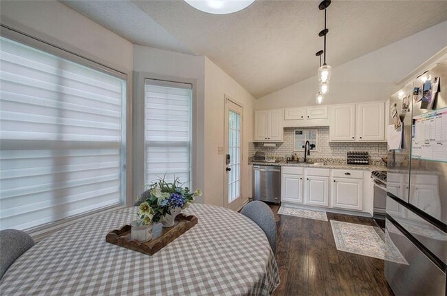 Building Photo - 106 Muirwood Dr