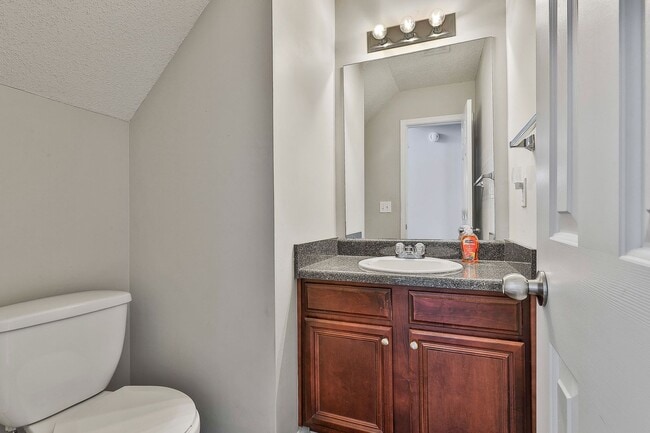 Building Photo - 4BR Fairburn Rental in Quiet Community. La...