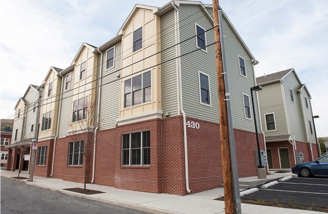 Primary Photo - South Side Lofts