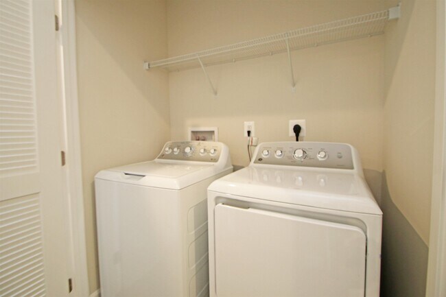 Building Photo - 2878 Orchard Ln