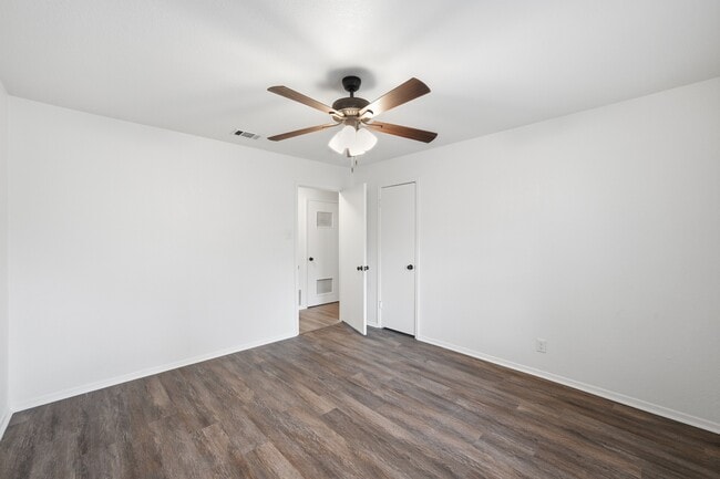 Building Photo - 917 Susan St