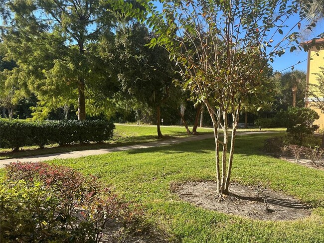 Building Photo - 5463 Vineland Rd