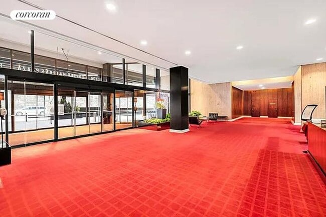 Building Photo - 870 United Nations Plaza