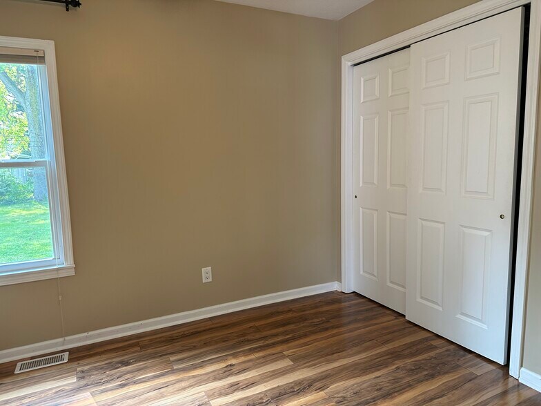 Building Photo - 1409 Miller Dr