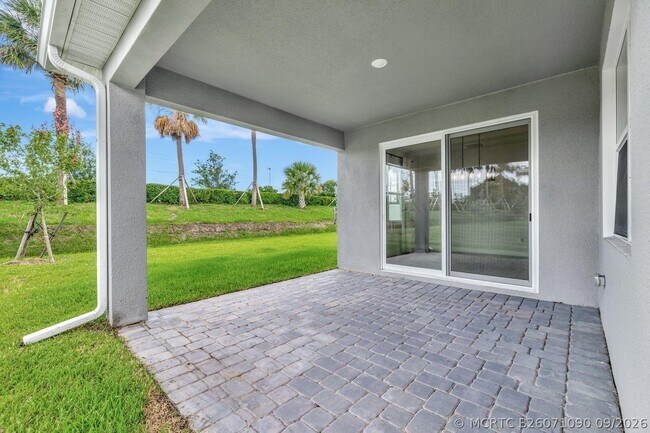 Building Photo - 8606 Dahlia Cir