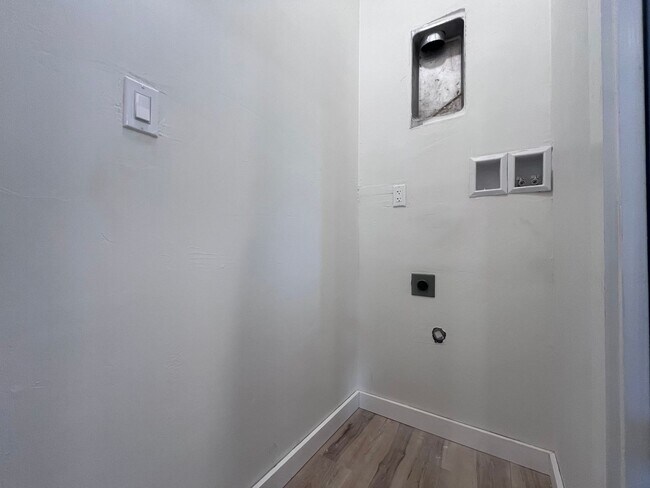 Building Photo - Coming soon! Just renovated! Stunning High...