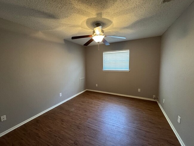 Building Photo - 217 Monterrey Dr