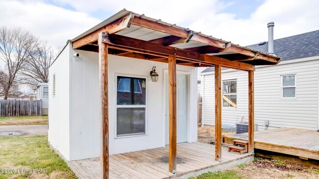 Building Photo - 3318 Van Winkle Dr