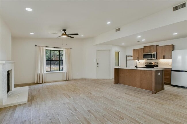 Building Photo - 8415 Fathom Cir