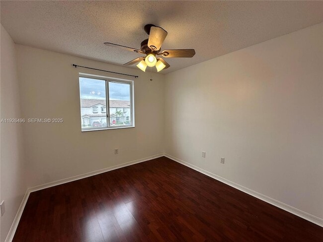 Building Photo - 2308 SE 23rd Terrace