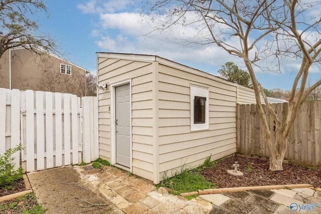 Building Photo - 401 Hobbs Rd SE