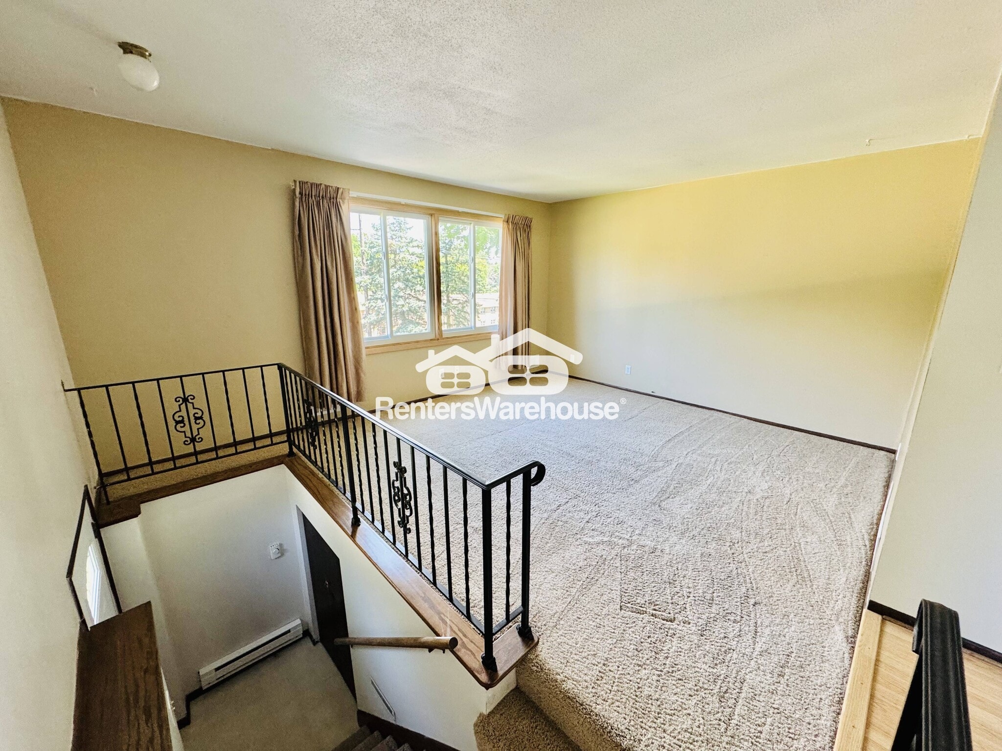 Building Photo - 5043 Shoreline Dr