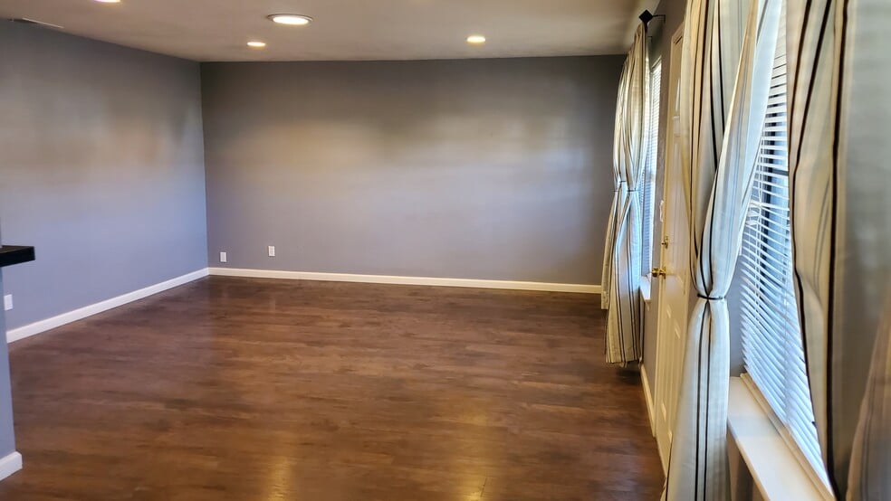 Building Photo - 1992 14th St