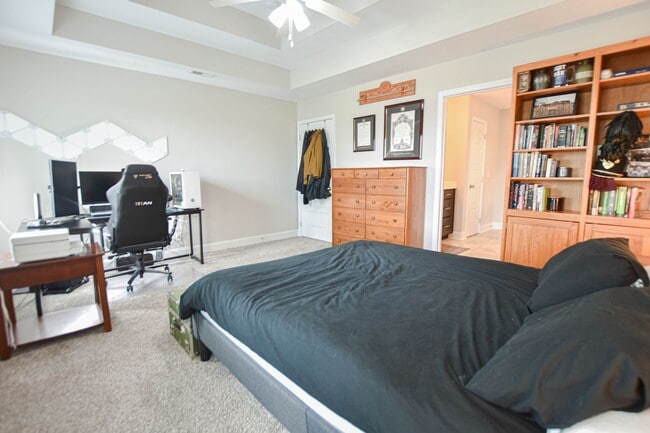 Building Photo - Pet Friendly Four Bedroom!