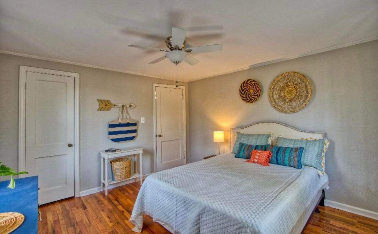 Building Photo - 224 Columbus Dr