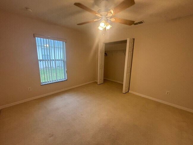 Building Photo - Move in ready 3/2 in 55+ community - near everything